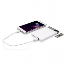 Зарядное устройство с USB–флешкой на 8 ГБ, 2500 mAh Зарядное устройство с USB–флешкой на 8 ГБ, 2500 mAh