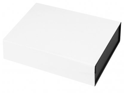 Коробка в белом шубере