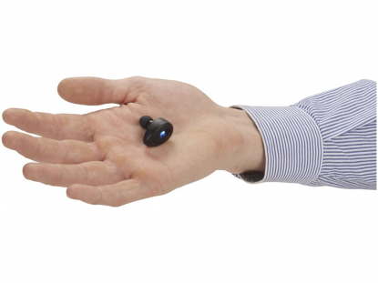 Наушники Bluetooth® беспроводные с зарядным чехлом, черный, в руке