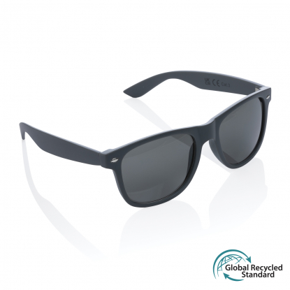 Солнцезащитные очки из переработанного пластика, темно-серые