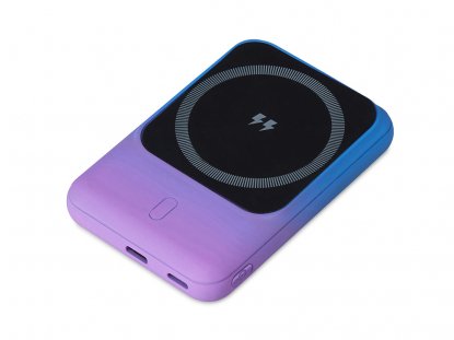 Беспроводное зарядное устройство с возможностью изготовления корпуса с градиентом