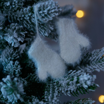 Подвеска на елку Вьюжка, варежки, белые