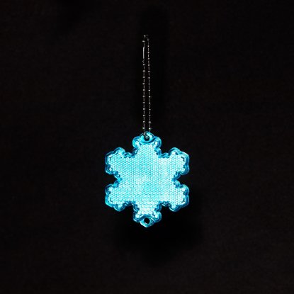 Пешеходный светоотражатель с цепочкой Снежинка, синий