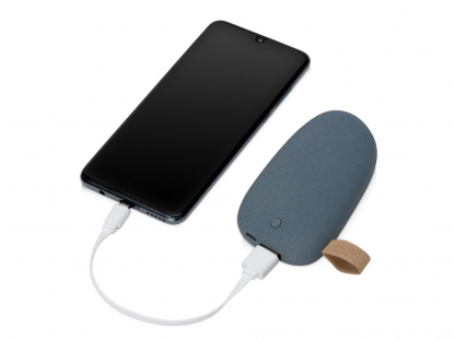 Внешний аккумулятор в форме камня Stone, 5200 mAh, темно-серый, пример использования