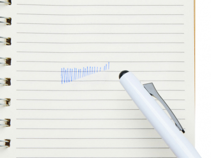 Пластиковая шариковая ручка пиши-стирай InkShift