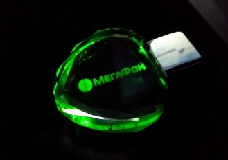 Флеш-накопитель Сердце, под гравировку 3D логотипа, под гравировку 3D логотипа, зеленый