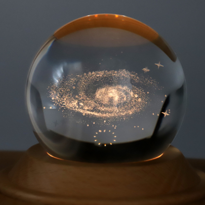 Настольная лампа Univero с функцией проекторного освещения и Bluetooth колонкой