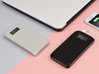 Портативное зарядное устройство Quickr, 10000 mAh, пример использования
