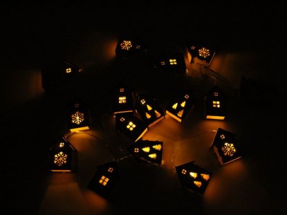 Елочная гирлянда с лампочками Зимняя сказка в деревянной подарочной коробке, пример использования