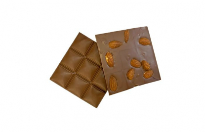 Шоколад с миндалём в картонной упаковке, 100 г