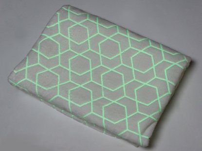 Светящийся в темноте плед Lattice, белый