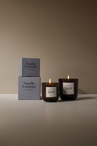 Большая ароматическая свеча VINGA Nordic Essence в стекле, синяя