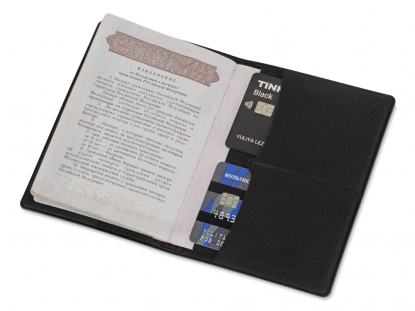 Обложка для паспорта с RFID защитой отделений для пластиковых карт Favor, черная, пример использования