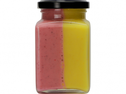 Медовое суфле Дуэт с клюквой и апельсиновой цедрой, вид сбоку