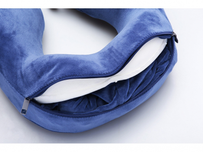 Подушка для путешествий с эффектом памяти, с капюшоном Hooded Tranquility Pillow