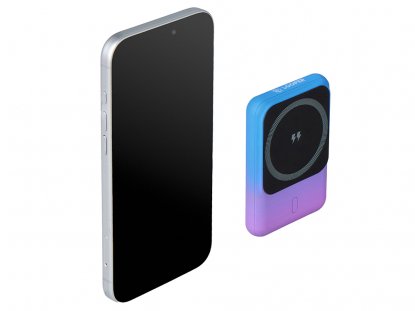 Беспроводное зарядное устройство с возможностью изготовления корпуса с градиентом