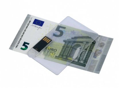 Флешка в виде прозрачной пластиковой карты