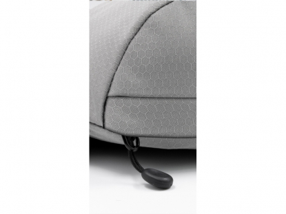 Сумка-слинг Nomad на одно плечо из переработанного пластика, серая