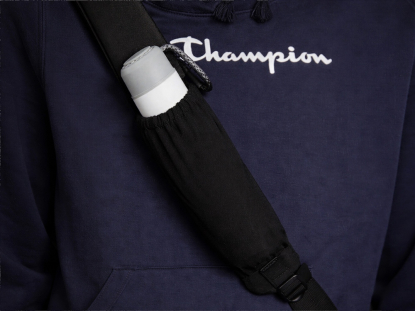 Сумка-слинг Nomad на одно плечо из переработанного пластика, черная