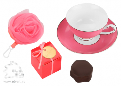 Набор Цветущая роза: сумка для шоппинга, чайная пара и суфле в шоколадной глазури