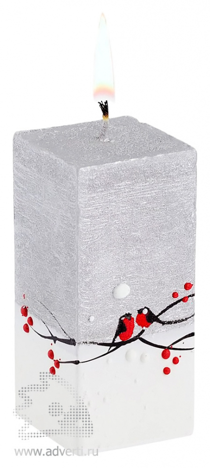 Свеча ручной работы Снегири в лесу, в форме куба