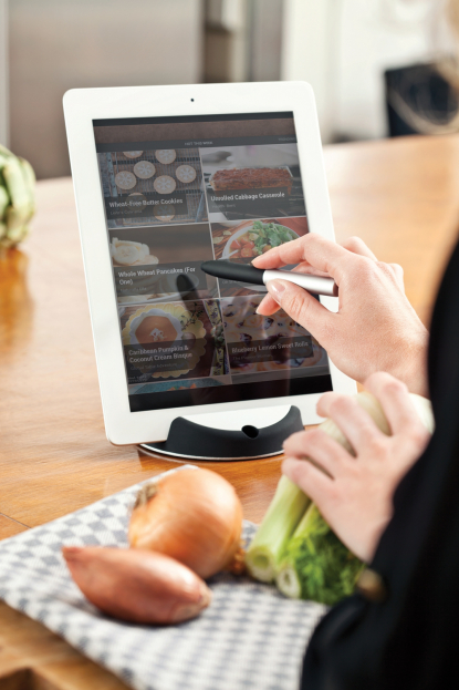 Подставка для планшета Chef со стилусом, пример использования
