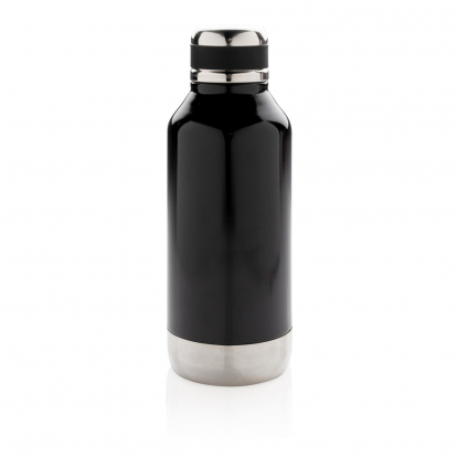 Герметичная вакуумная бутылка с шильдиком, чёрная, вид сбоку