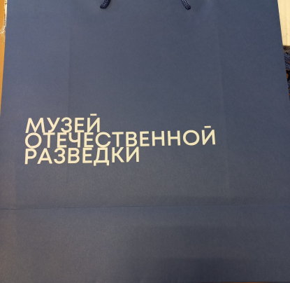 Следы от внутренних сгибов браком не являются