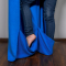 Плед Уютный с карманами для ног, синий, пример использования