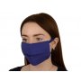 Маска для лица многоразовая из хлопка, синяя, пример использования